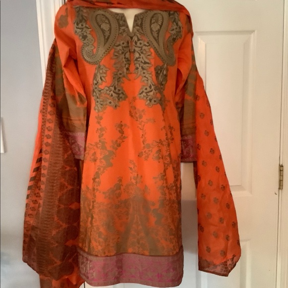 Pakistani designer shalwar kameez - Picture 5 of 10